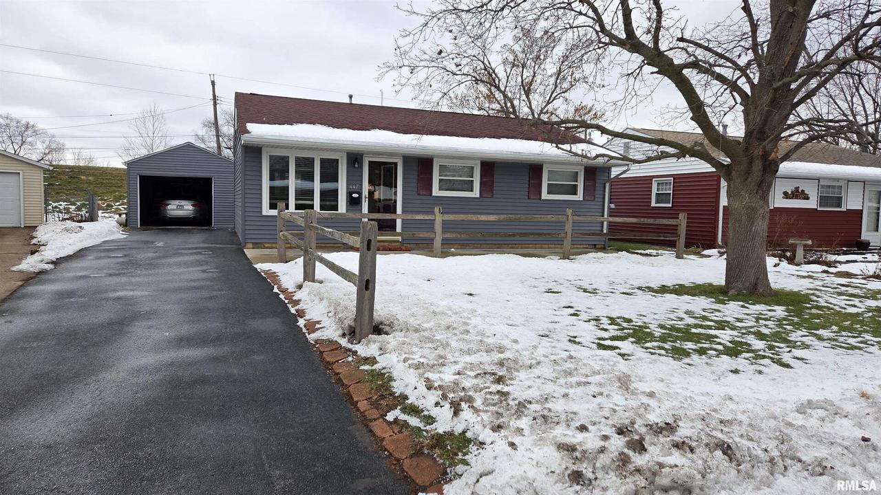 447 7th St Ct E Ct., Milan, IL 61264