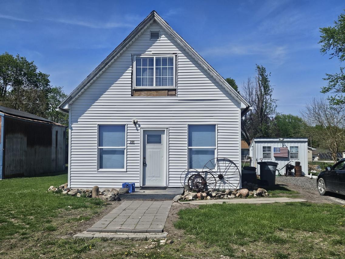 201 E May St., Joy, IL 61260