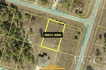 958 Pilgrim St., Lehigh Acres, FL 33974