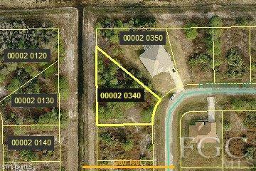 902 Larkwood Ave., Lehigh Acres, FL 33974
