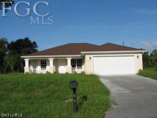 607 Roosevelt Ave., Lehigh Acres, FL 33936
