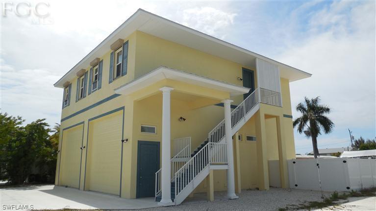 239 Driftwood Ln., Fort Myers Beach, FL 33931