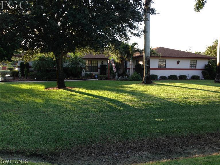 417 Lake Ave., Lehigh Acres, FL 33