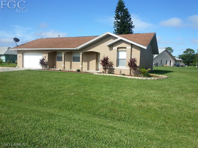 250 Maison Grande Ave., Lehigh Acres, FL 33936