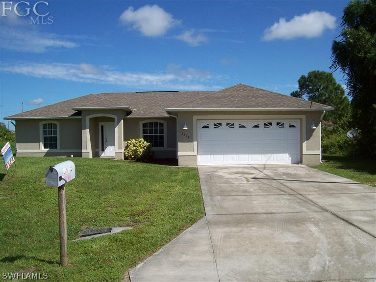 3202 13th St., Lehigh Acres, FL 33976