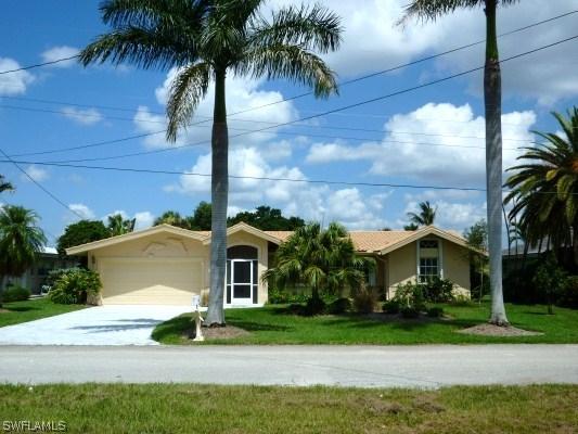 913 Dolphin Dr., Cape Coral, FL 33904