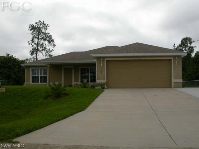 1026 Alcalde St., Lehigh Acres, FL 33974
