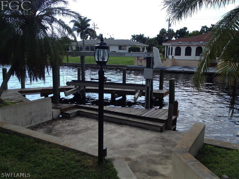 5226 Nautilus Dr., Cape Coral, FL 33904