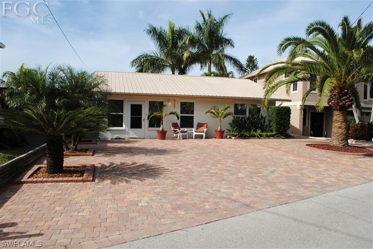 217 Miramar St., Fort Myers Beach, FL 33931