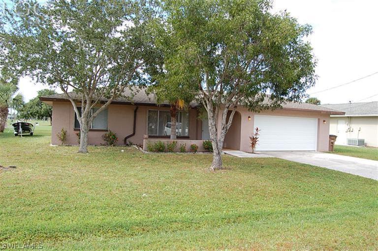 930 SE 4th Pl., Cape Coral, FL 33990