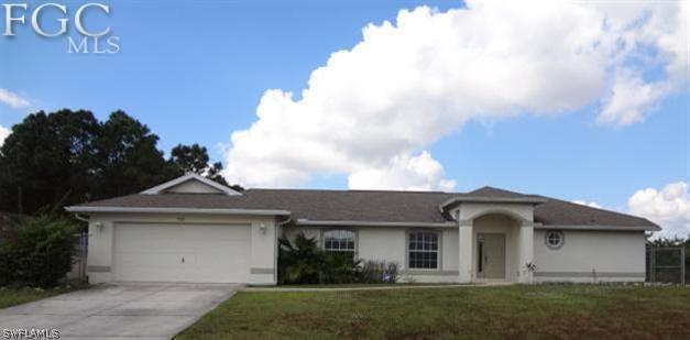 708 Crestline Ave., Lehigh Acres, FL 33974