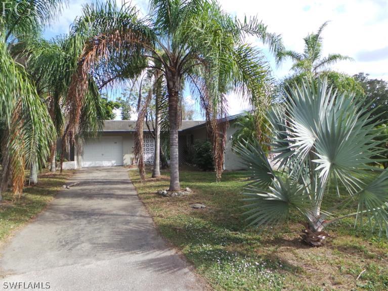 118 5th Ave., Lehigh Acres, FL 33936