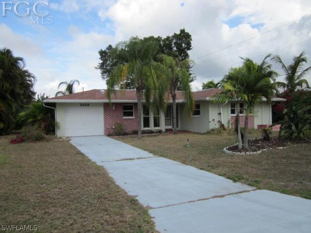 1523 SE 35th Ter., Cape Coral, FL 33904