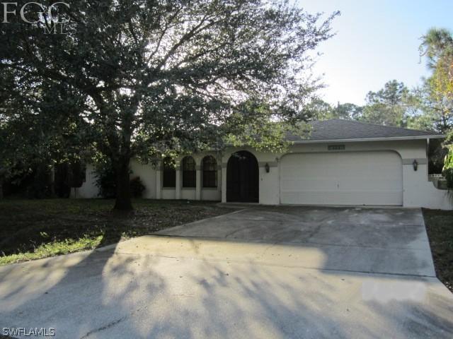 323 Jackson Ave., Lehigh Acres, FL 33936