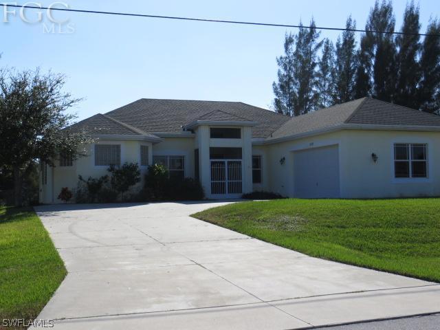 928 SW 36th Ter., Cape Coral, FL 33914