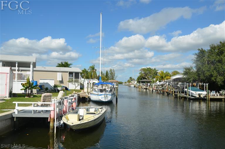 32 Nancy Ln., Fort Myers Beach, FL 33931