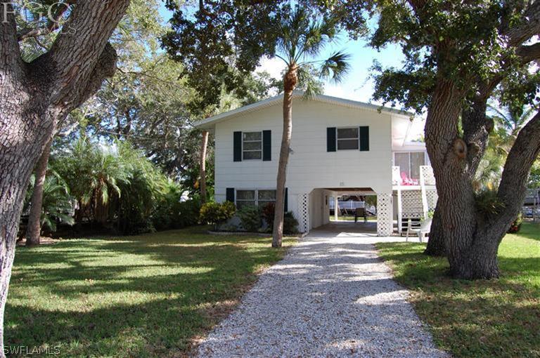 121 Falkirk St., Fort Myers Beach, FL 33931