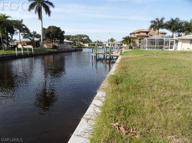 5222 Seminole Ct., Cape Coral, FL 33904