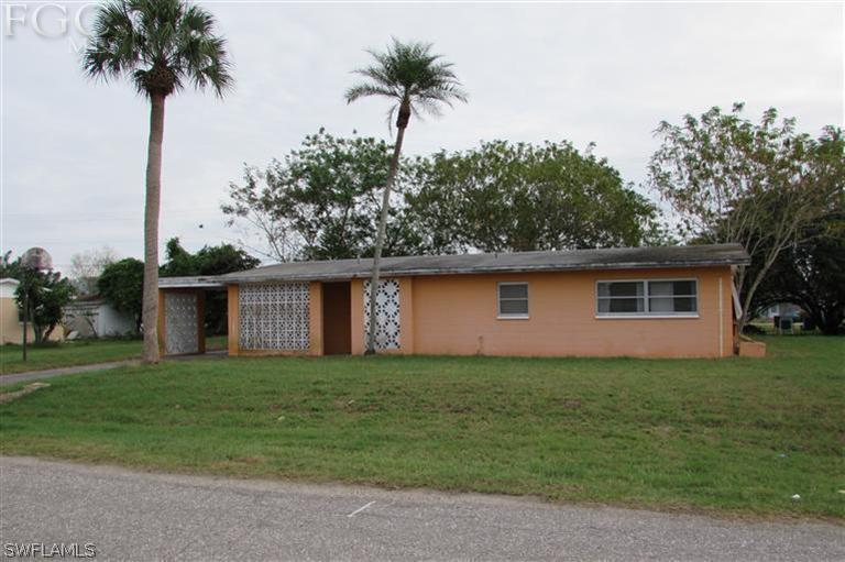 110 Coolidge Ave., Lehigh Acres, FL 33936