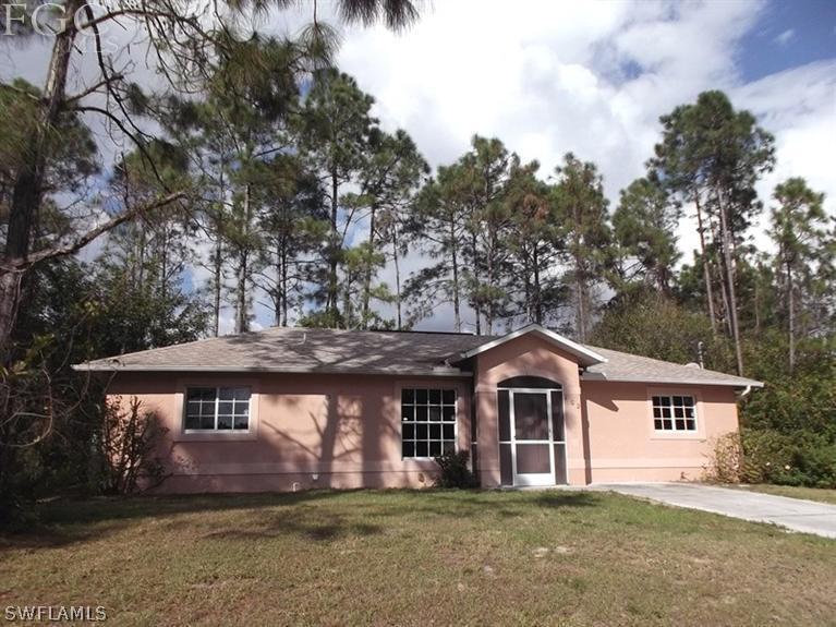 102 Oasis Ct., Lehigh Acres, FL 33974