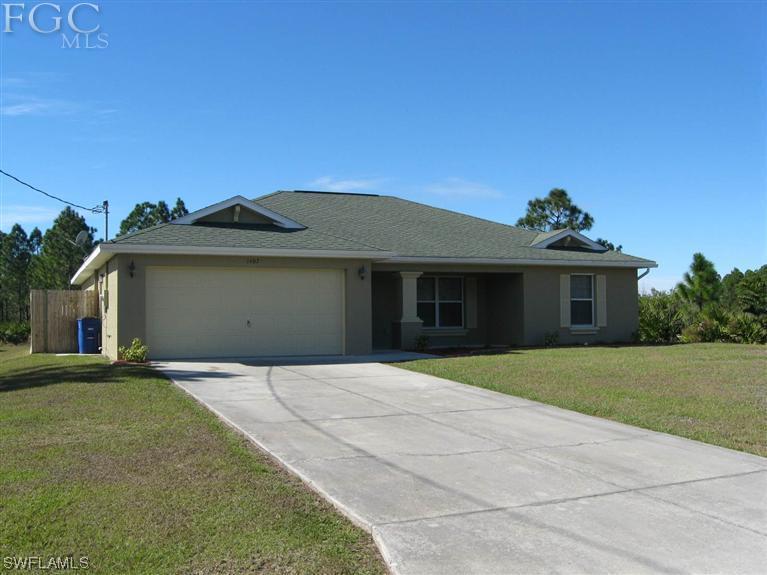 1407 Oak Ave., Lehigh Acres, FL 33972