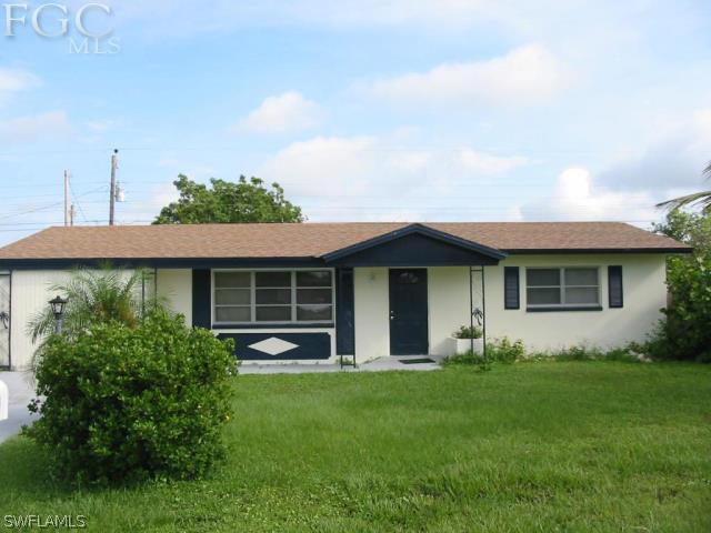 811 Alcala Ave., Lehigh Acres, FL 33936