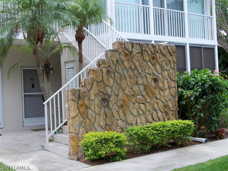 641 Periwinkle Way #B4, Sanibel, FL 33957