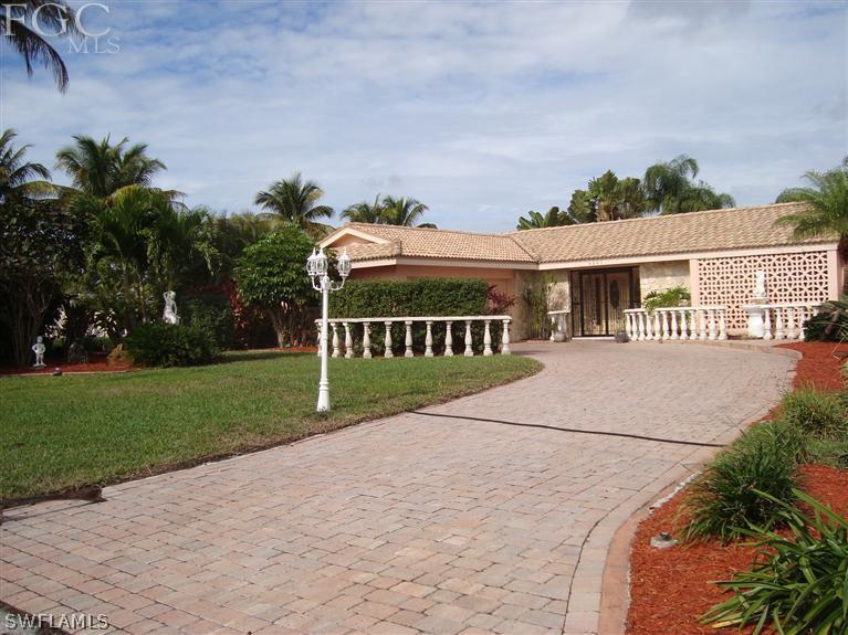 5201 Willow Ct., Cape Coral, FL 33904