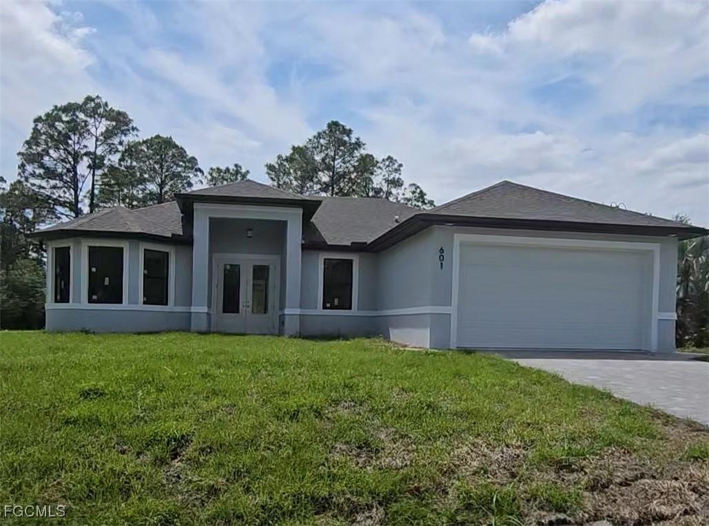 601 Hibiscus Ave., Lehigh Acres, FL 33972