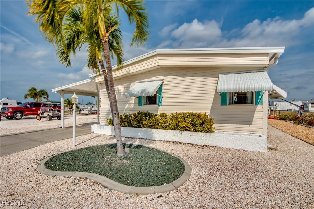 4920 Gulfgate Ln., St. James City, FL 33956