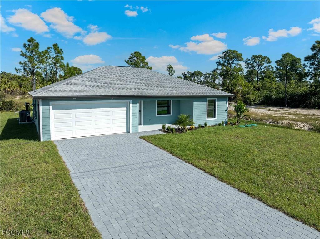 1135 Augusta St., Lehigh Acres, FL 33974