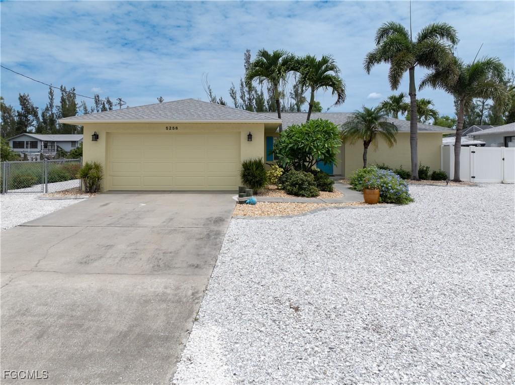 5258 Genesee Pkwy., Bokeelia, FL 33922