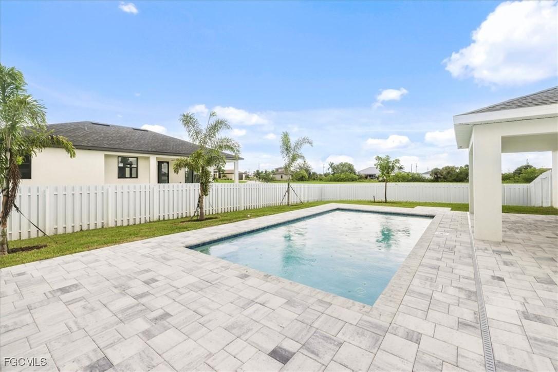 1136 NW 9th Ter., Cape Coral, FL 33993