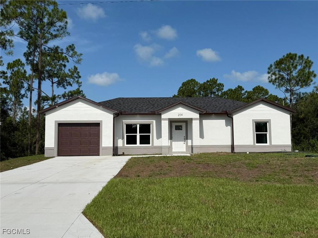 204 Aurora Ave., Lehigh Acres, FL 33974
