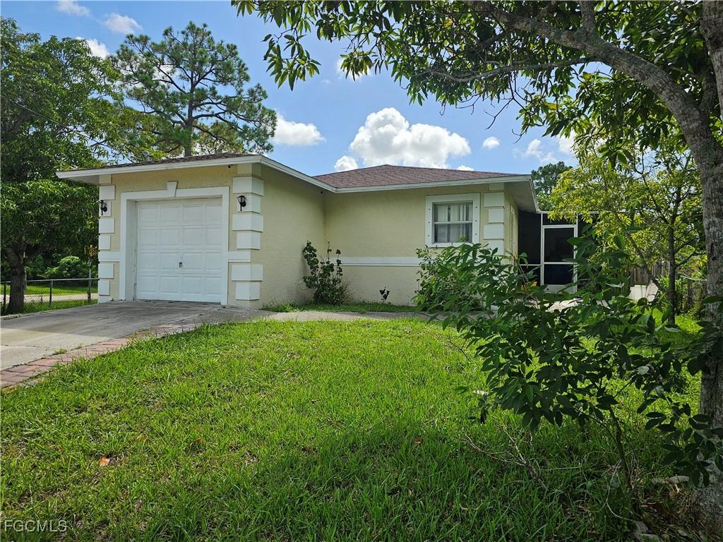 2912 Woodside Ave., Naples, FL 34112