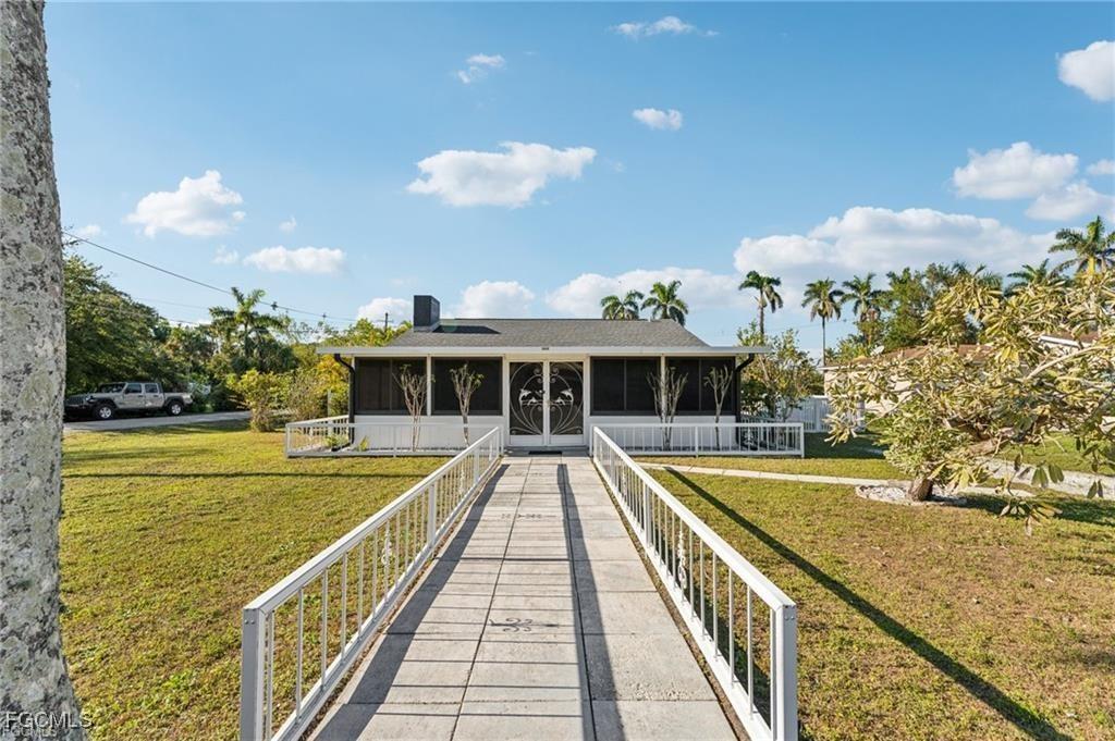 3829 Edgewood Ave., Fort Myers, FL 33916