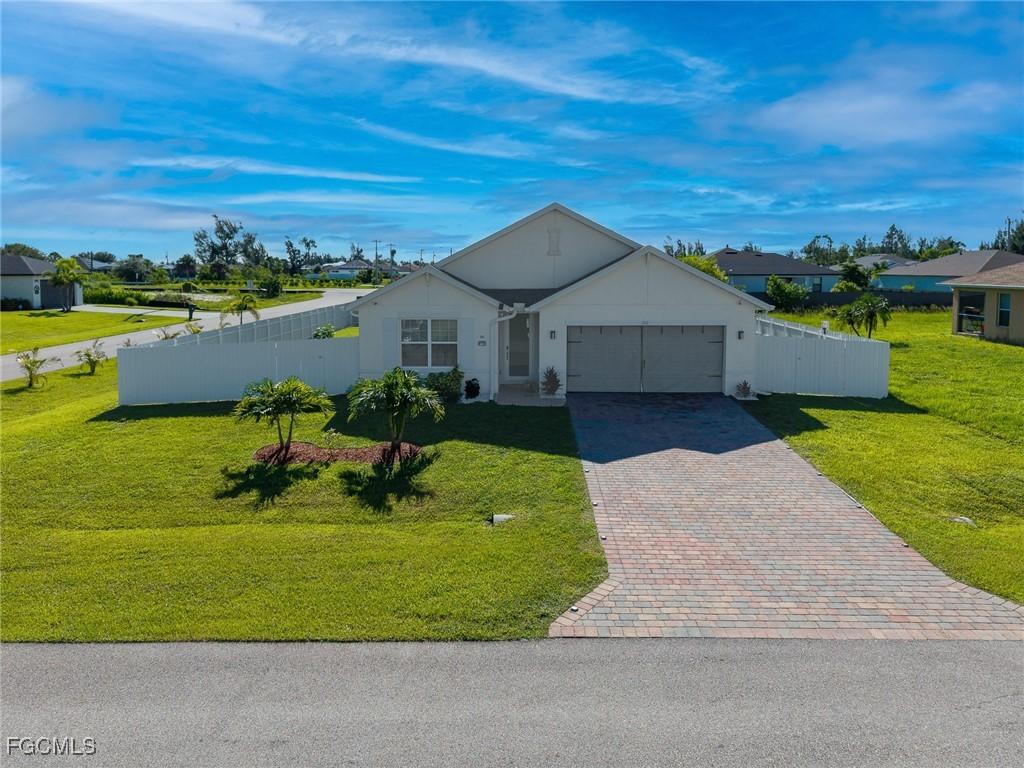 201 SW 24th Pl., Cape Coral, FL 33991