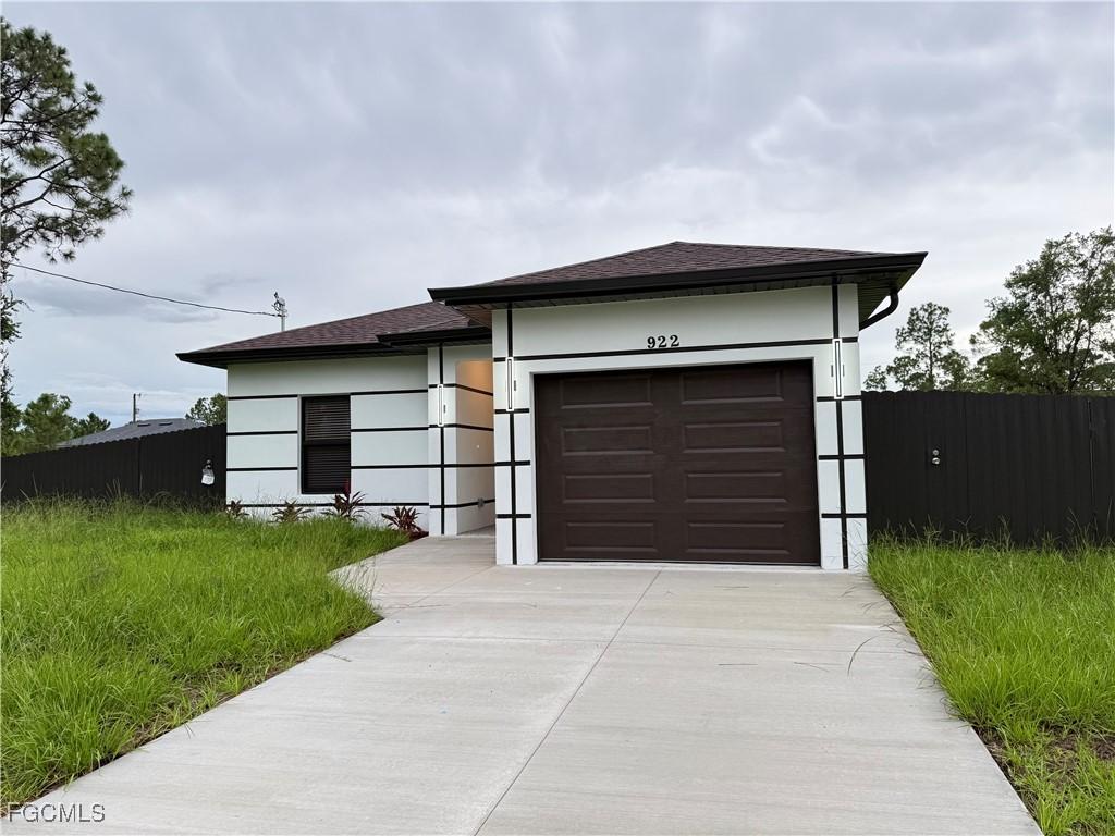 922 Barton St., Lehigh Acres, FL 33974