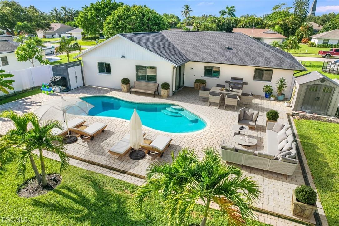 49 Willoughby Dr., Naples, FL 34110