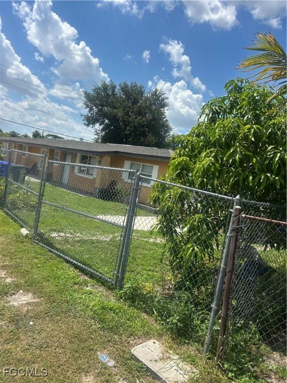 2403/2405 Stella St., Fort Myers, FL 33901