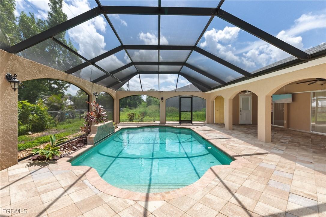 329 NE 9th St., Cape Coral, FL 33909