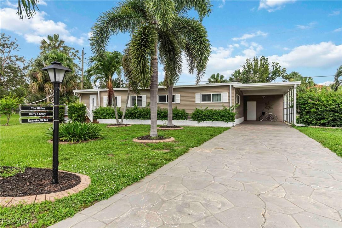 24 Williamsburg Way, Fort Myers, FL 33908