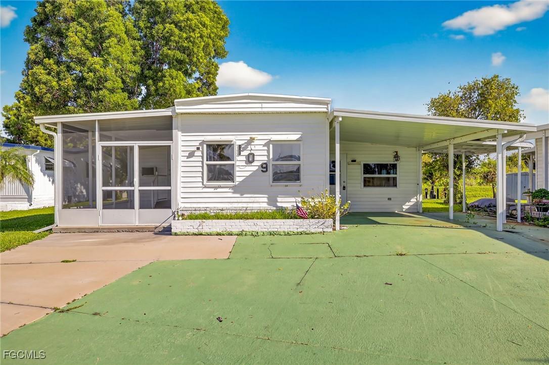 109 Conestoga Tr., North Fort Myers, FL 33917