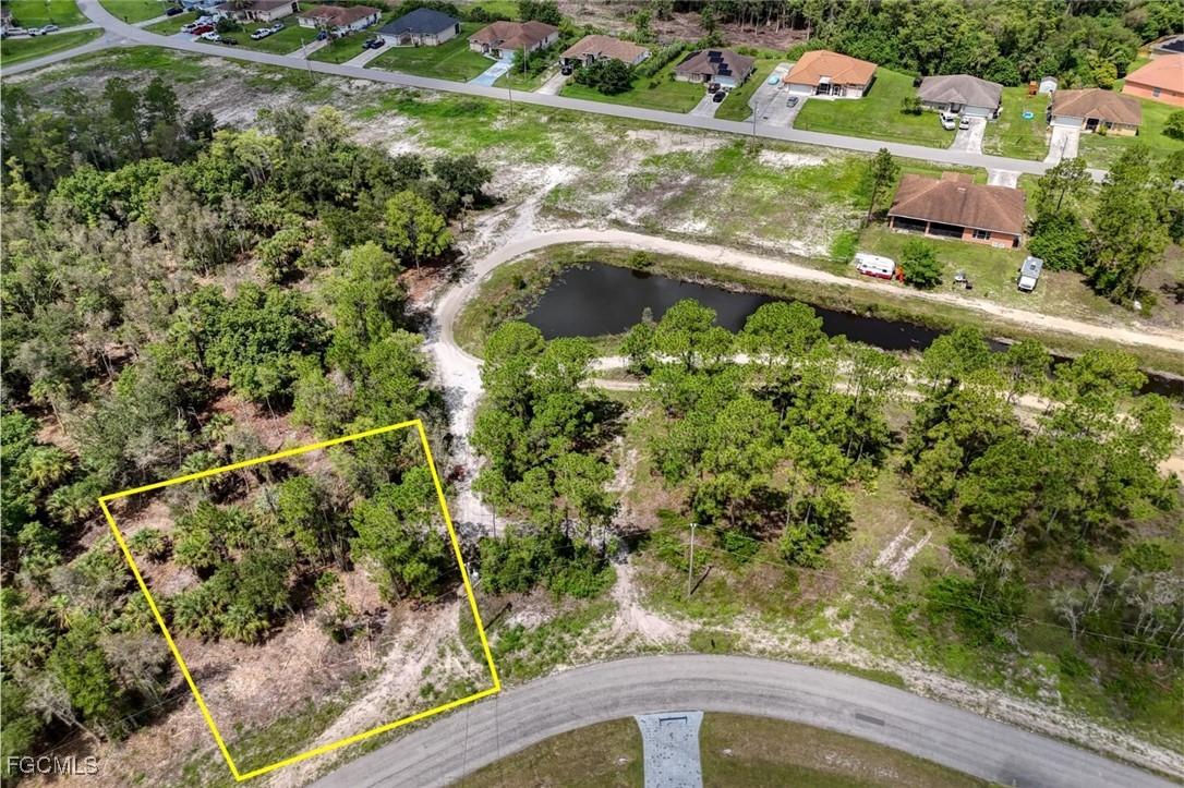 443 Burrstone Dr., Lehigh Acres, FL 33974