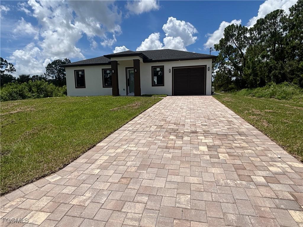 1034 Iris St., Lehigh Acres, FL 33974