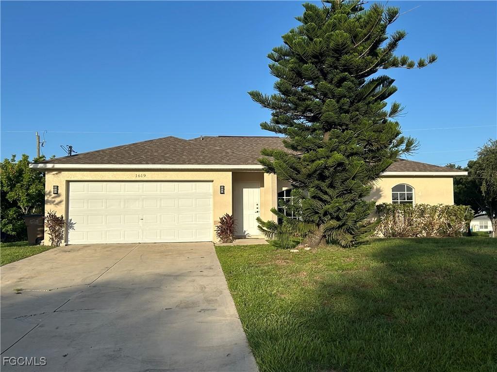 1619 NE 12th Pl., Cape Coral, FL 33909