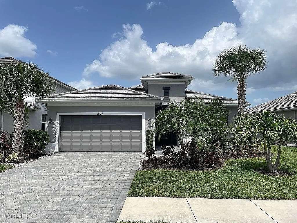 2190 Clementine St., Naples, FL 34120