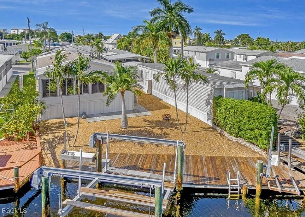 14 Nancy Ln., Fort Myers Beach, FL 33931