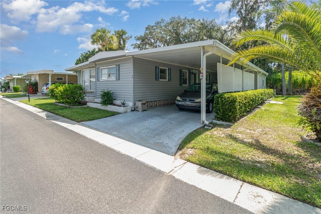 2 Ashe St., Alva, FL 33920