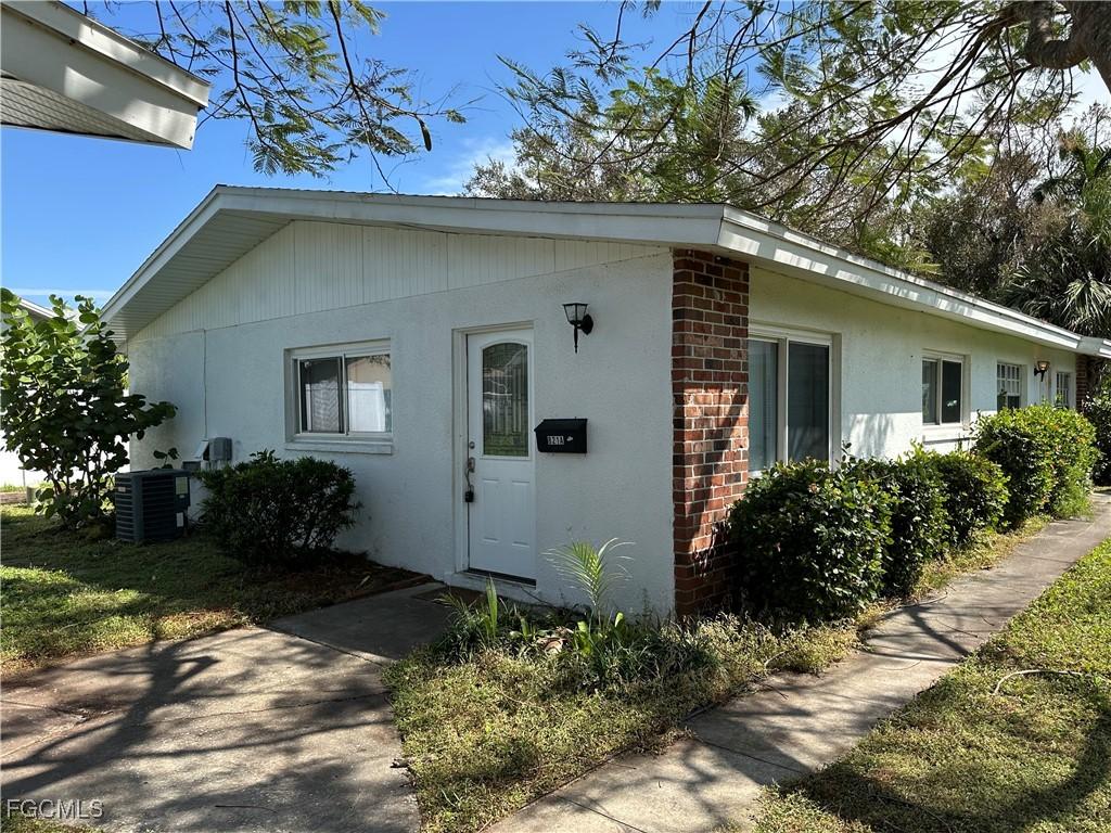 821 Courtington Ln. #1, Fort Myers, FL 33919